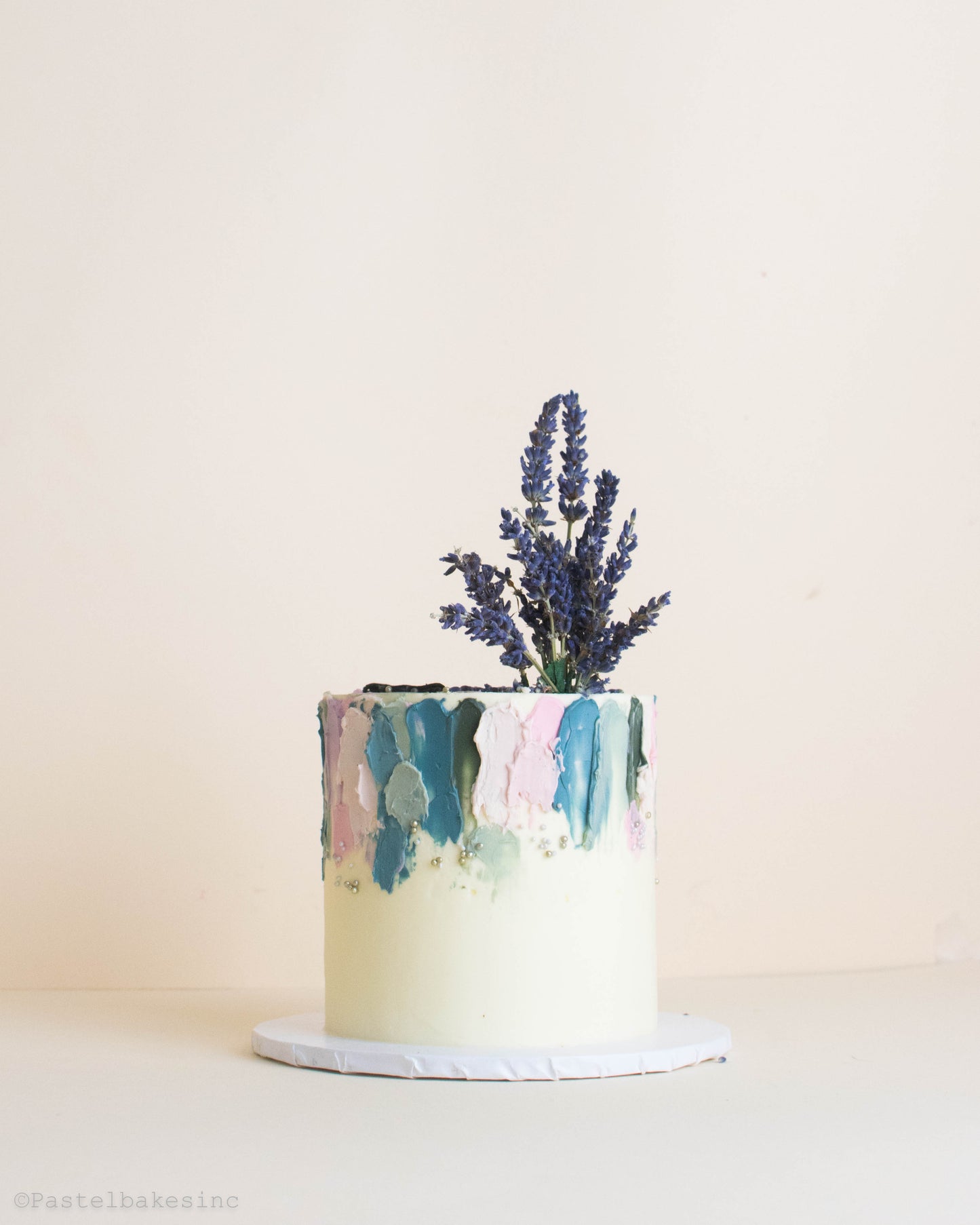 Custom Cake/Cupcake Design.